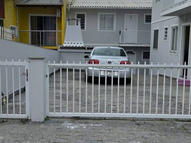 #1100 - Apartamento para Locação em São José - SC