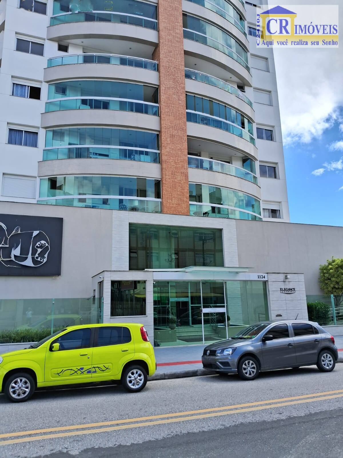 Apartamento à venda com 3 quartos, 134m² - Foto 3
