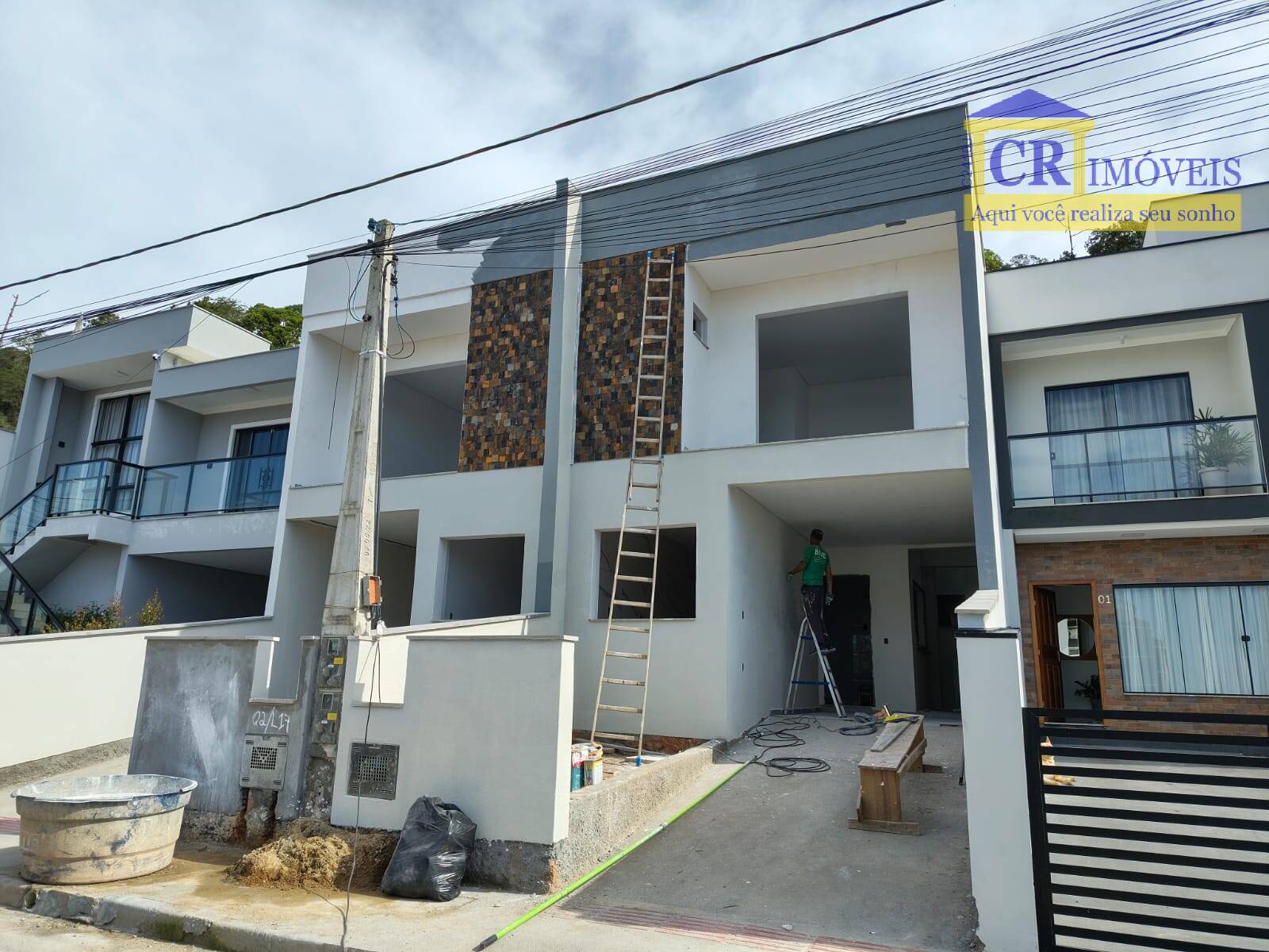 Casa à venda com 13 quartos, 106m² - Foto 1